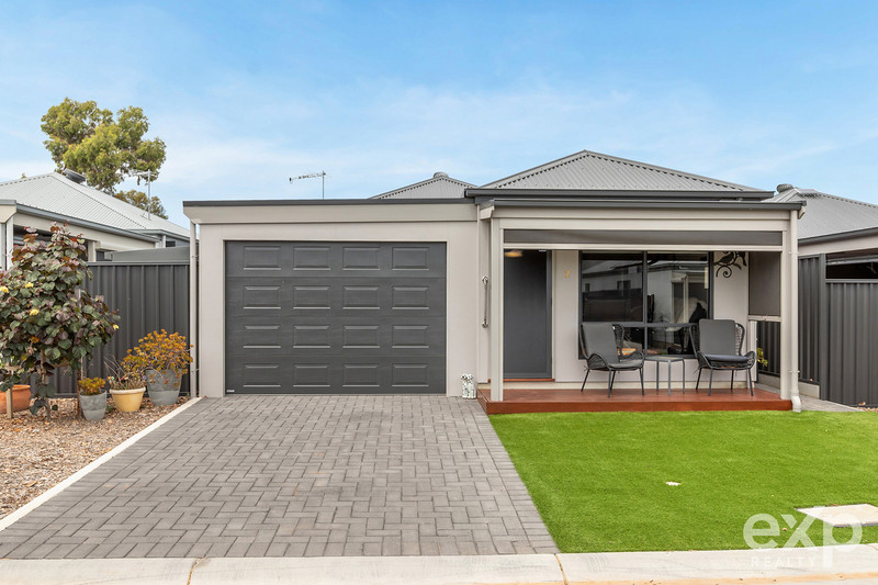2 60A Strathaird Boulevard, Smithfield